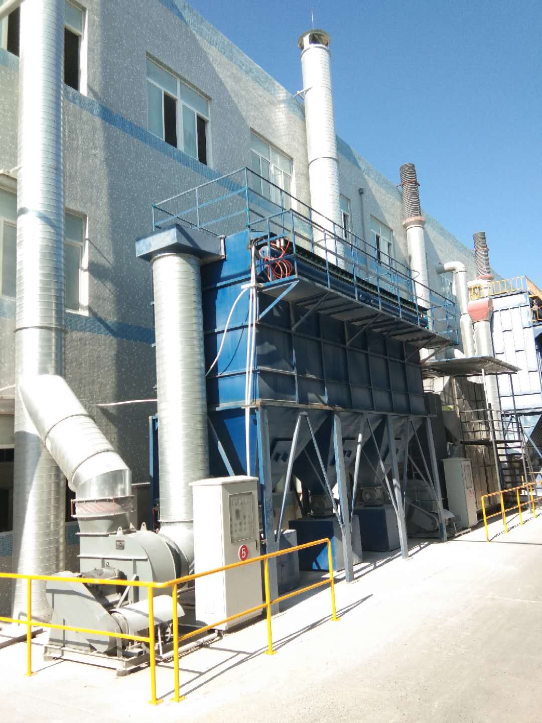 陕西联塑集团布袋除尘器